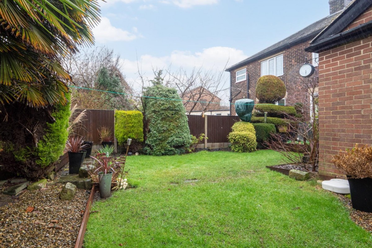 Chatsworth Drive , Pudsey , Leeds , LS28 8JT