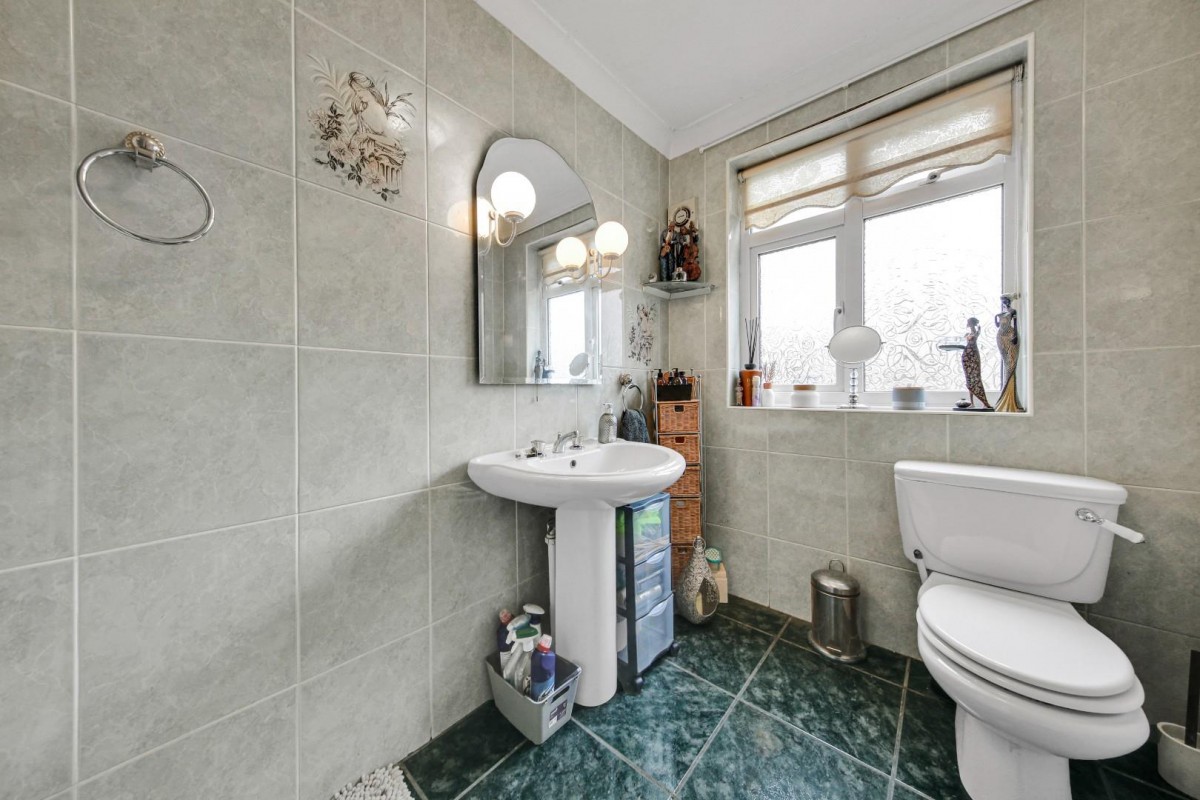 Rose Glen, Romford, RM7