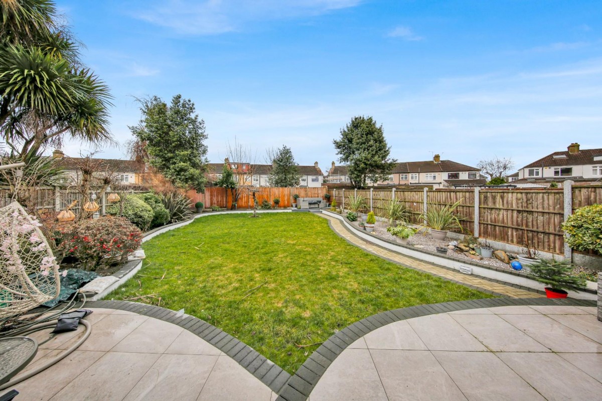 Rose Glen, Romford, RM7