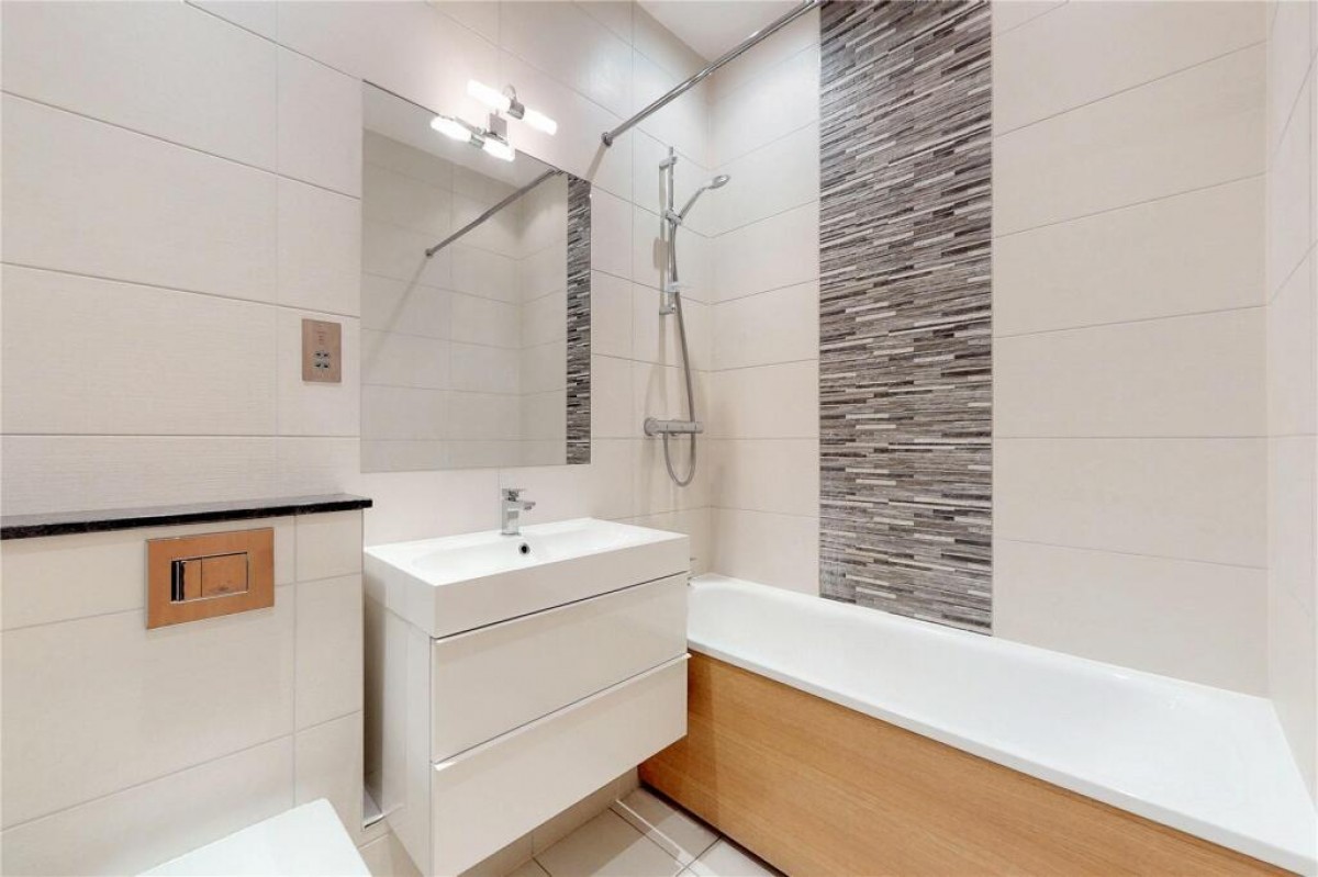 Thrawl Street, Spitalfields, E1