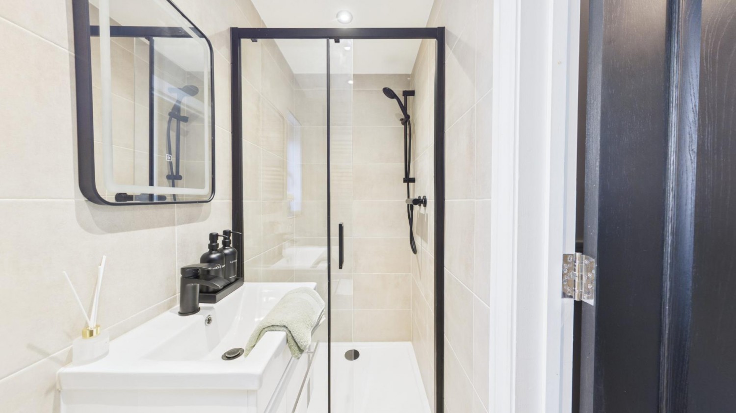 Grayling Road, London, N16