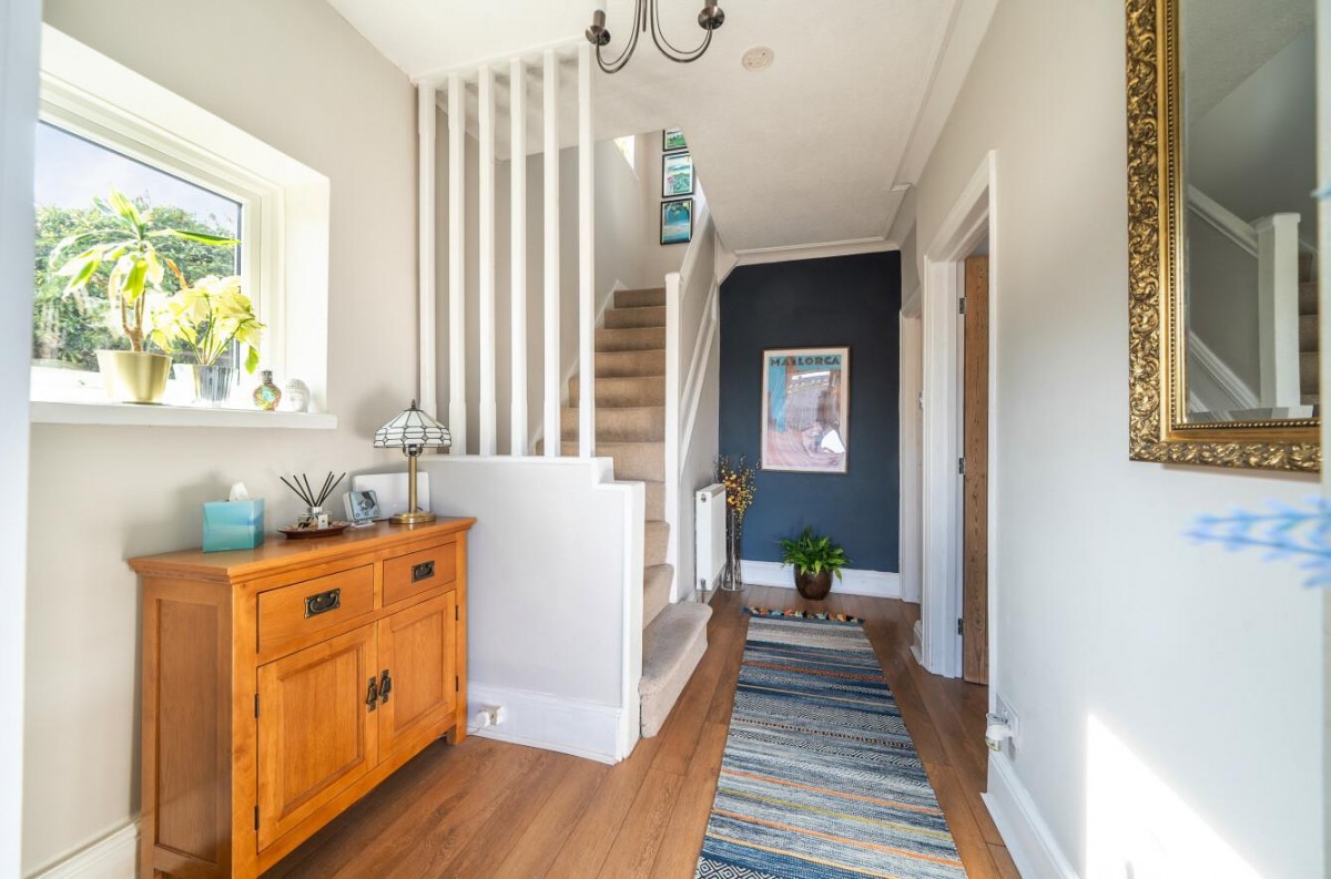 Hawkswood Crescent, Leeds, LS5