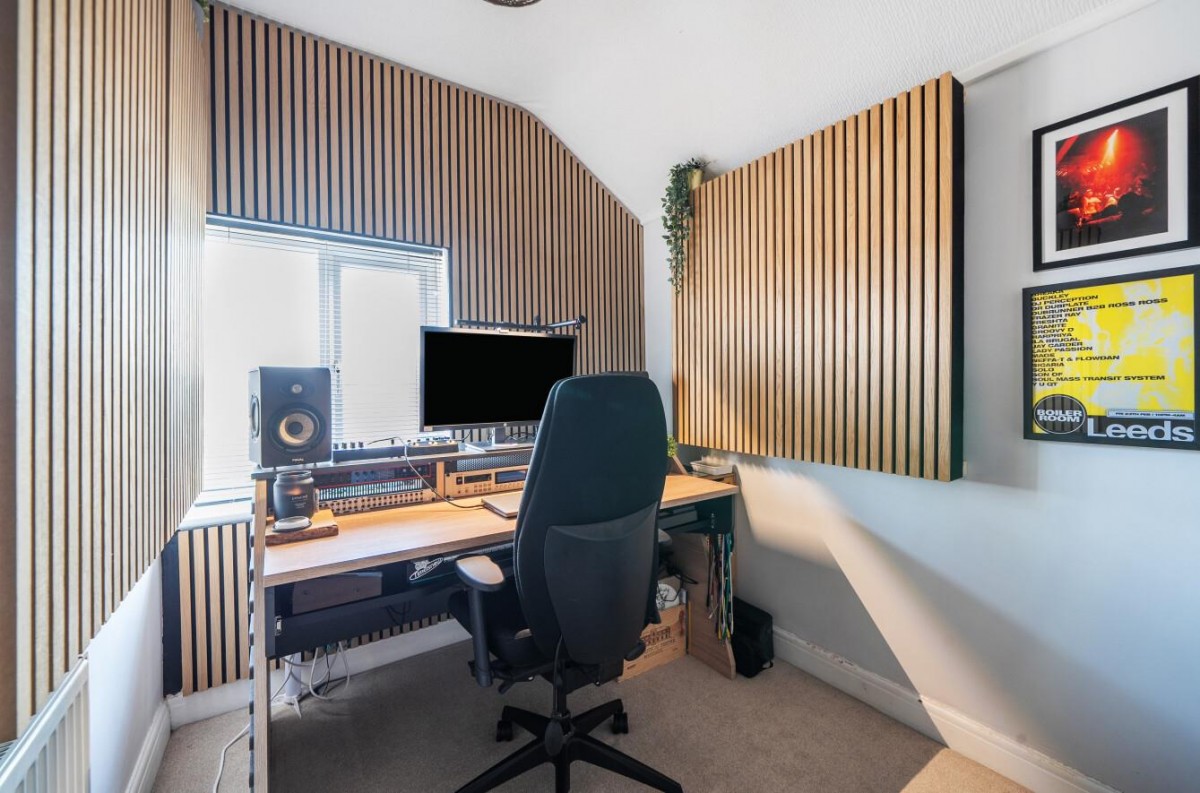 Hawkswood Crescent, Leeds, LS5