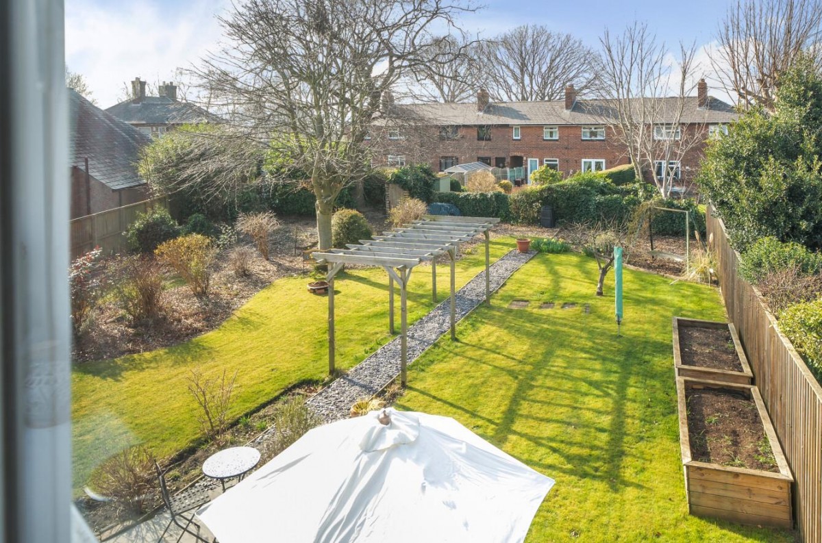 Hawkswood Crescent, Leeds, LS5