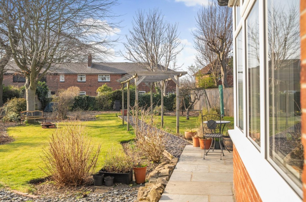 Hawkswood Crescent, Leeds, LS5