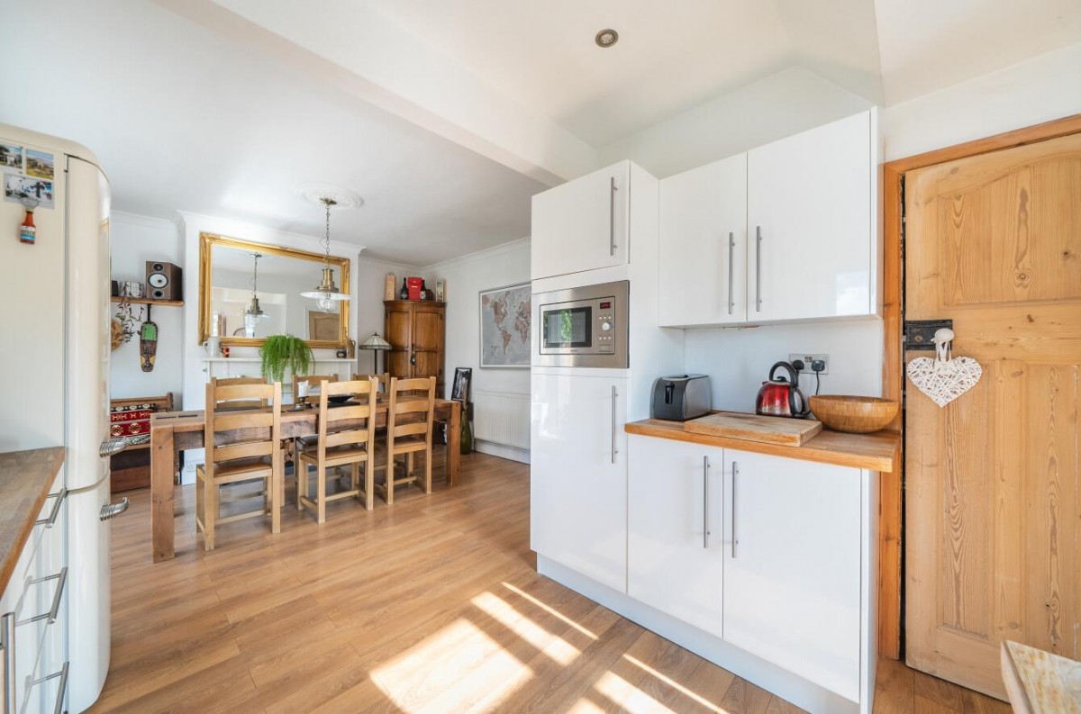 Hawkswood Crescent, Leeds, LS5