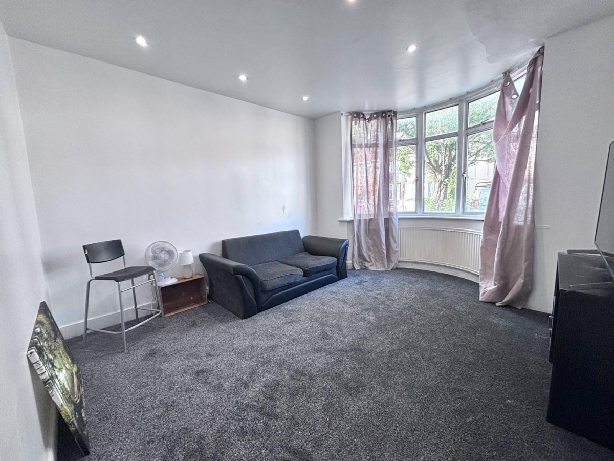 St. Anselms Road, Hayes, UB3 1SB