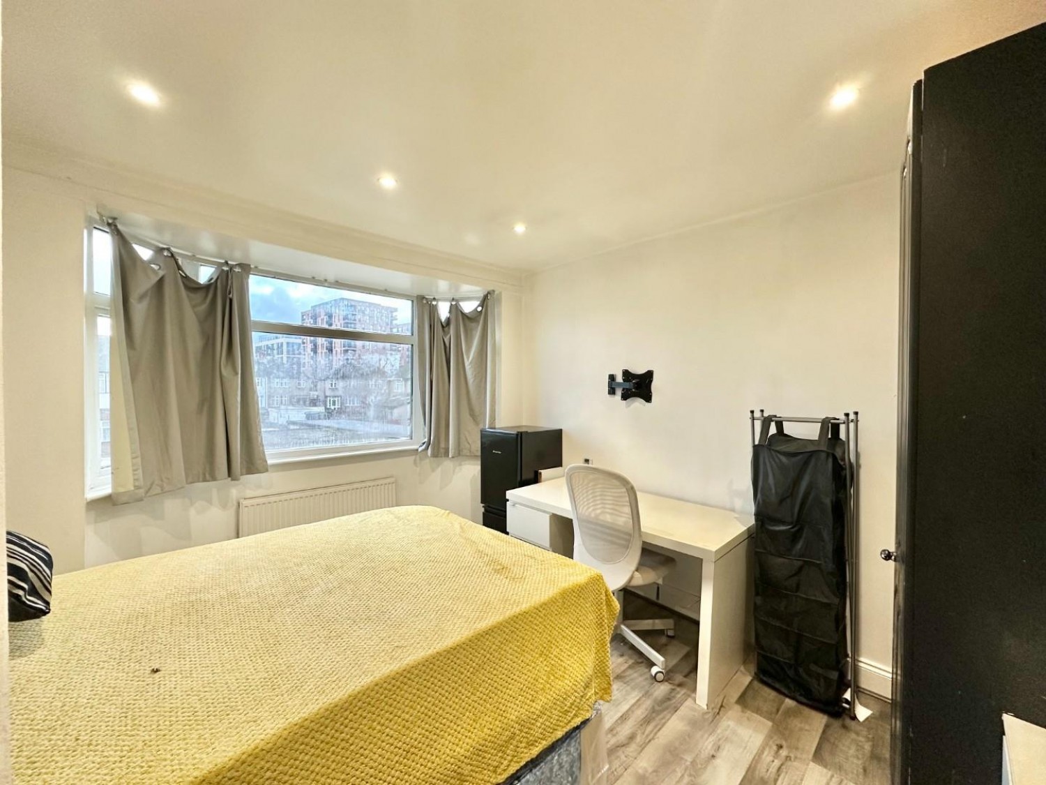 St. Anselms Road, Hayes, UB3 1SB
