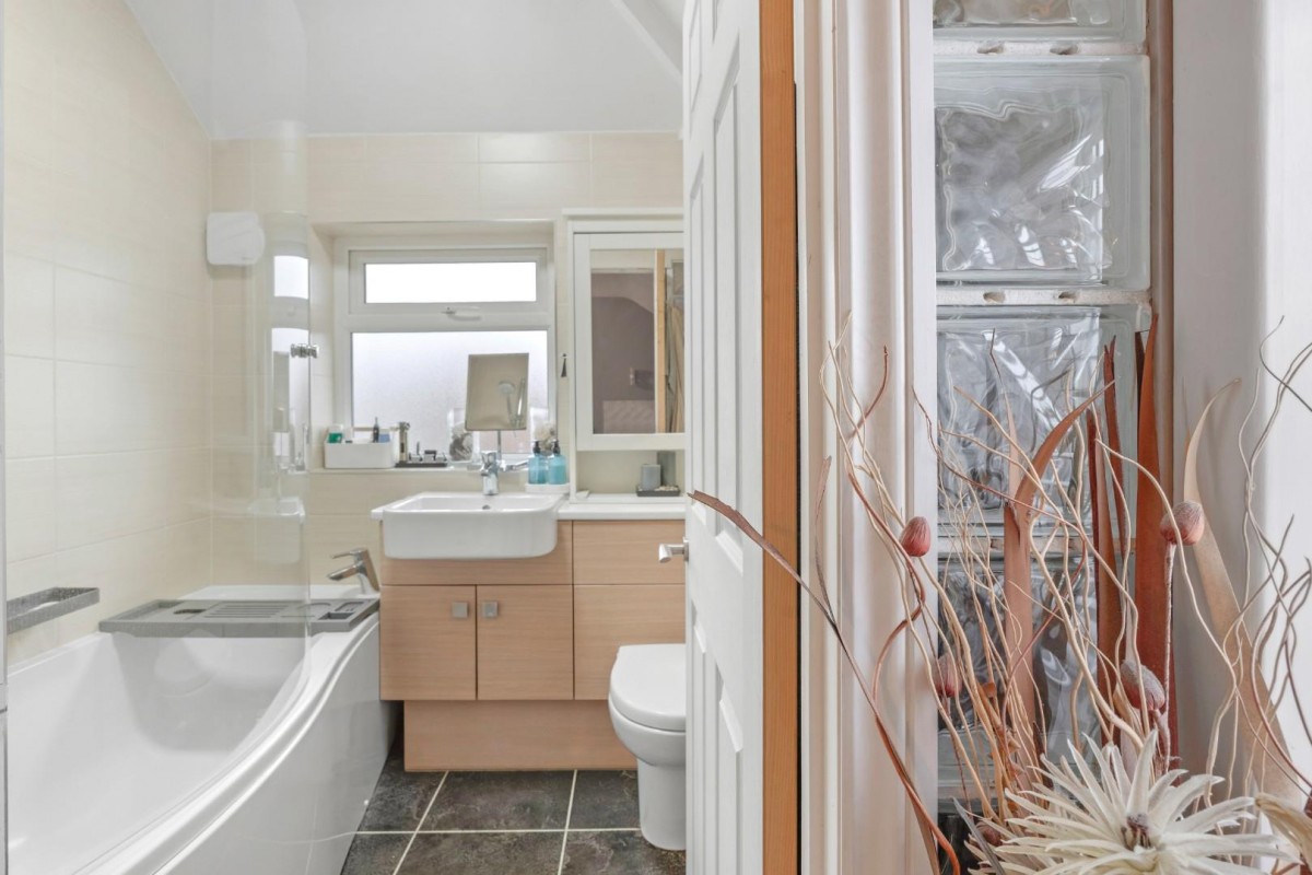 Valley Road, Bristol