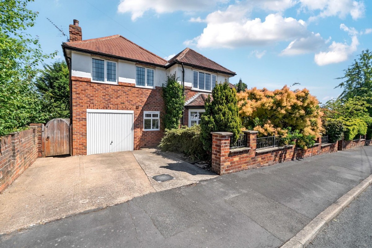 Golf Links Crescent, Tadcaster, North Yorkshire