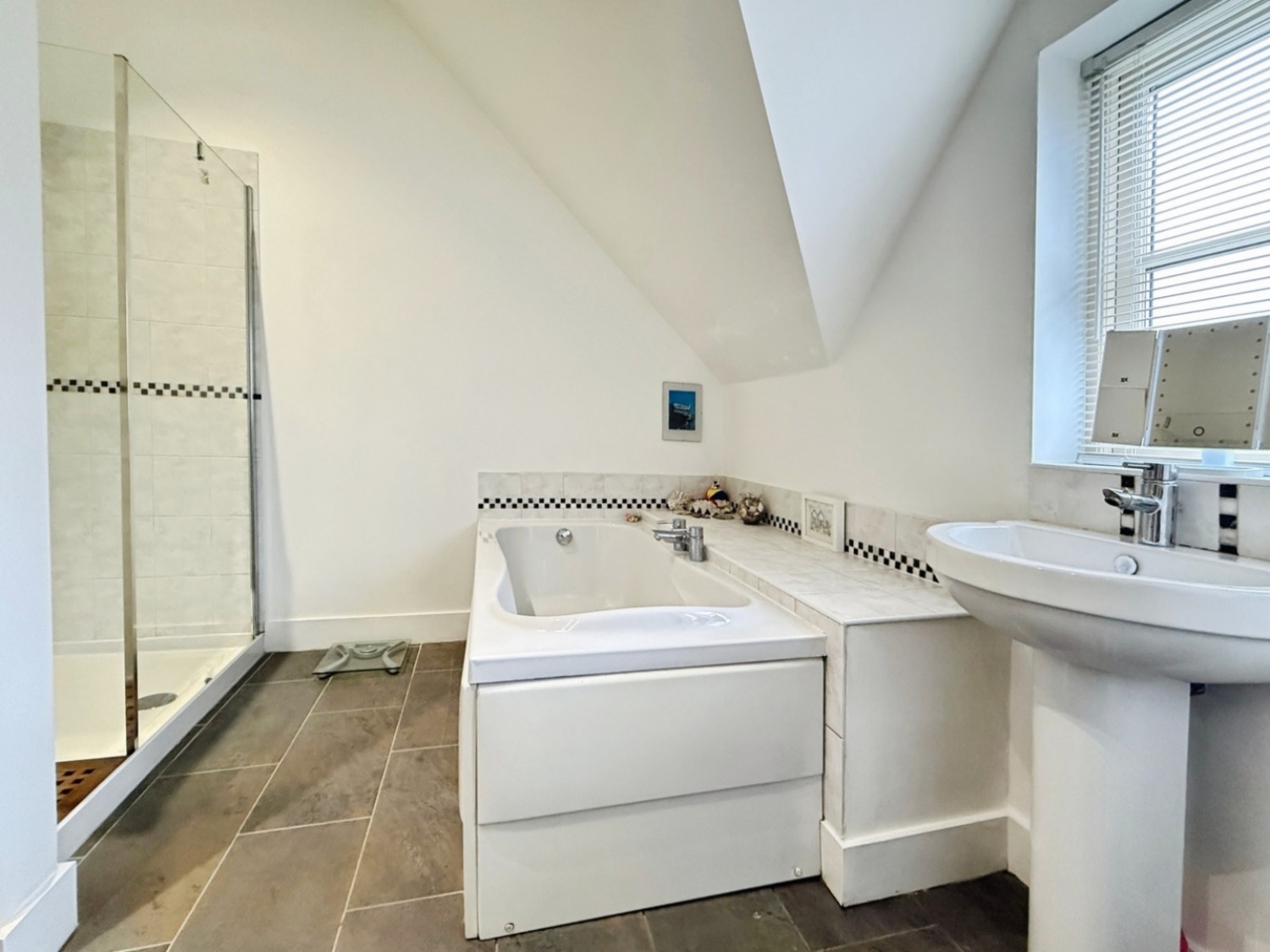 Ash Close, Kings Stanley, Stonehouse