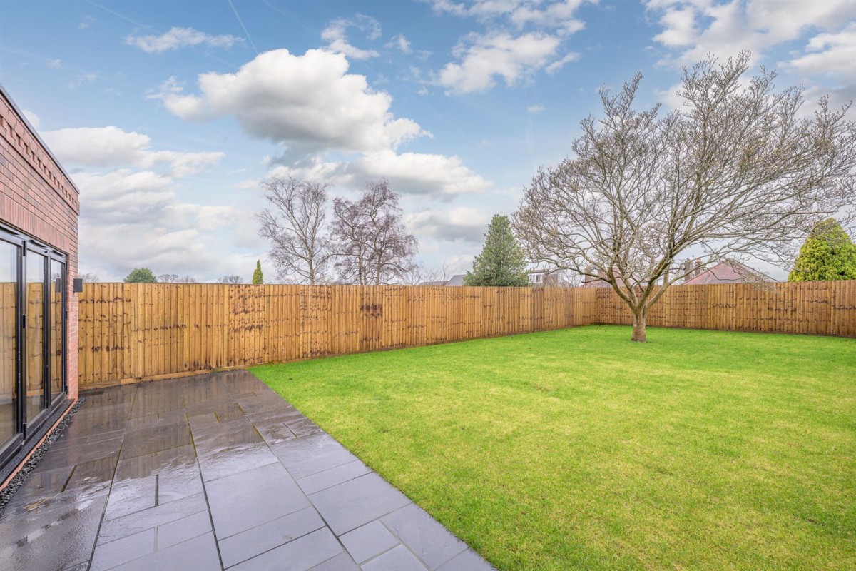 Richmond Park, Kingswinford, DY6 9AA