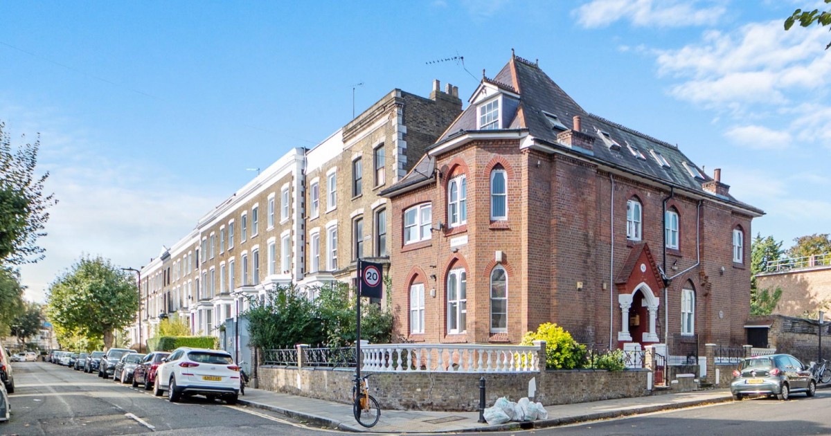 Clissold Crescent, London, N16