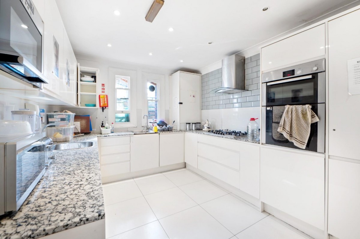 Clissold Crescent, London, N16