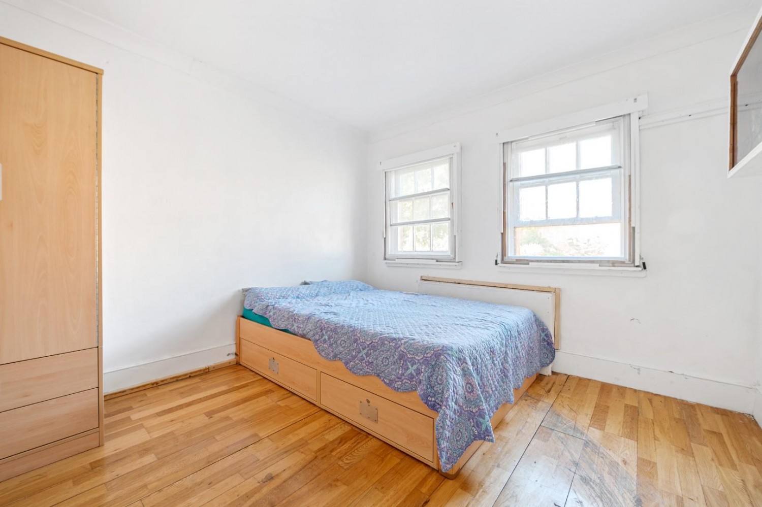 Clissold Crescent, London, N16