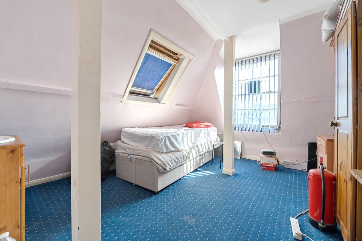 Clissold Crescent, London, N16