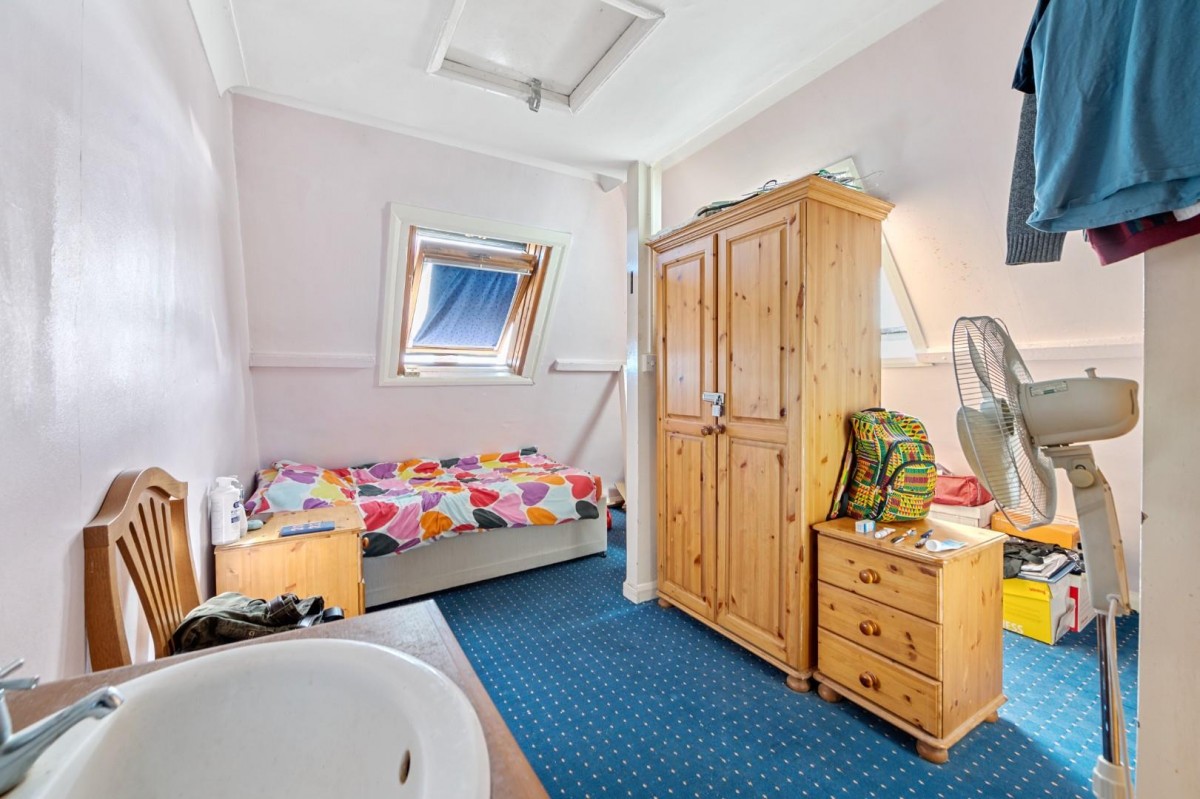 Clissold Crescent, London, N16