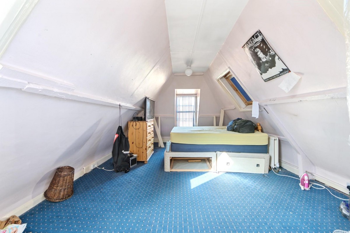 Clissold Crescent, London, N16