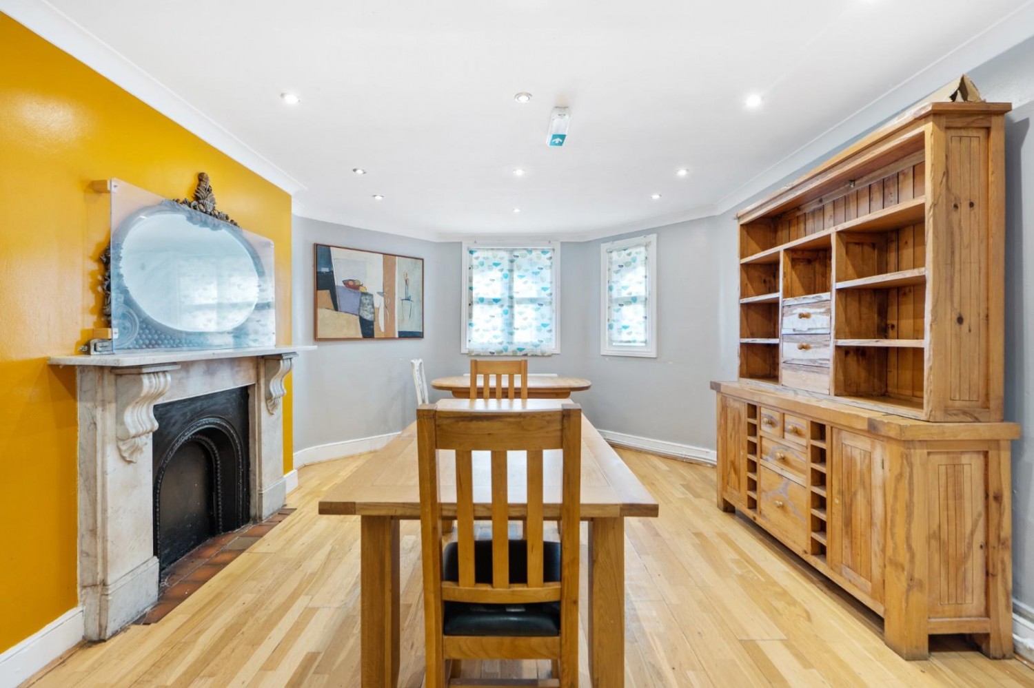 Clissold Crescent, London, N16