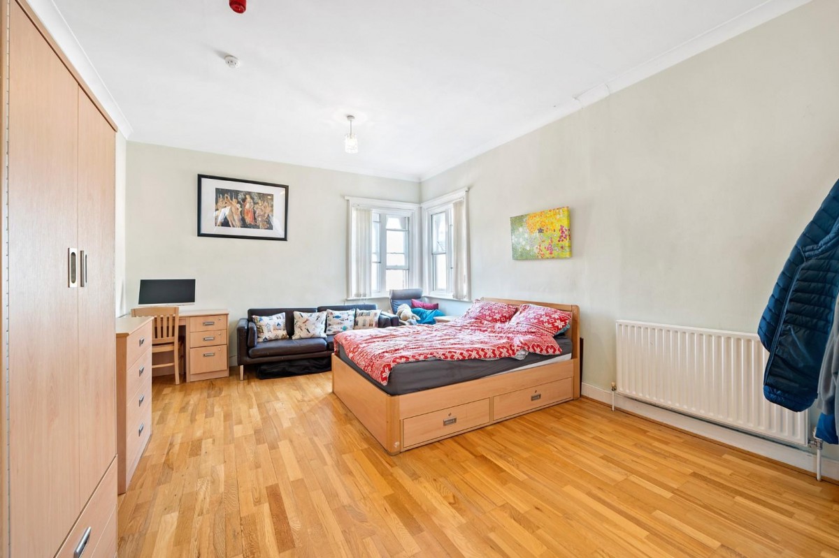 Clissold Crescent, London, N16