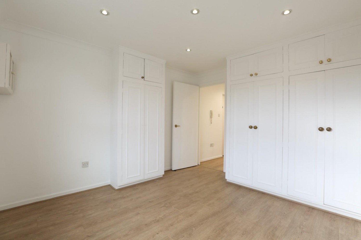 Valmar Road, SE5 9NH