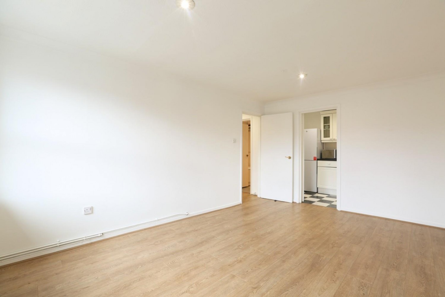 Valmar Road, SE5 9NH