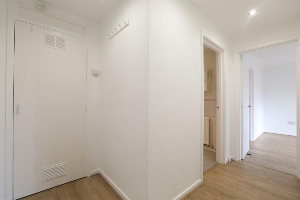 Valmar Road, SE5 9NH