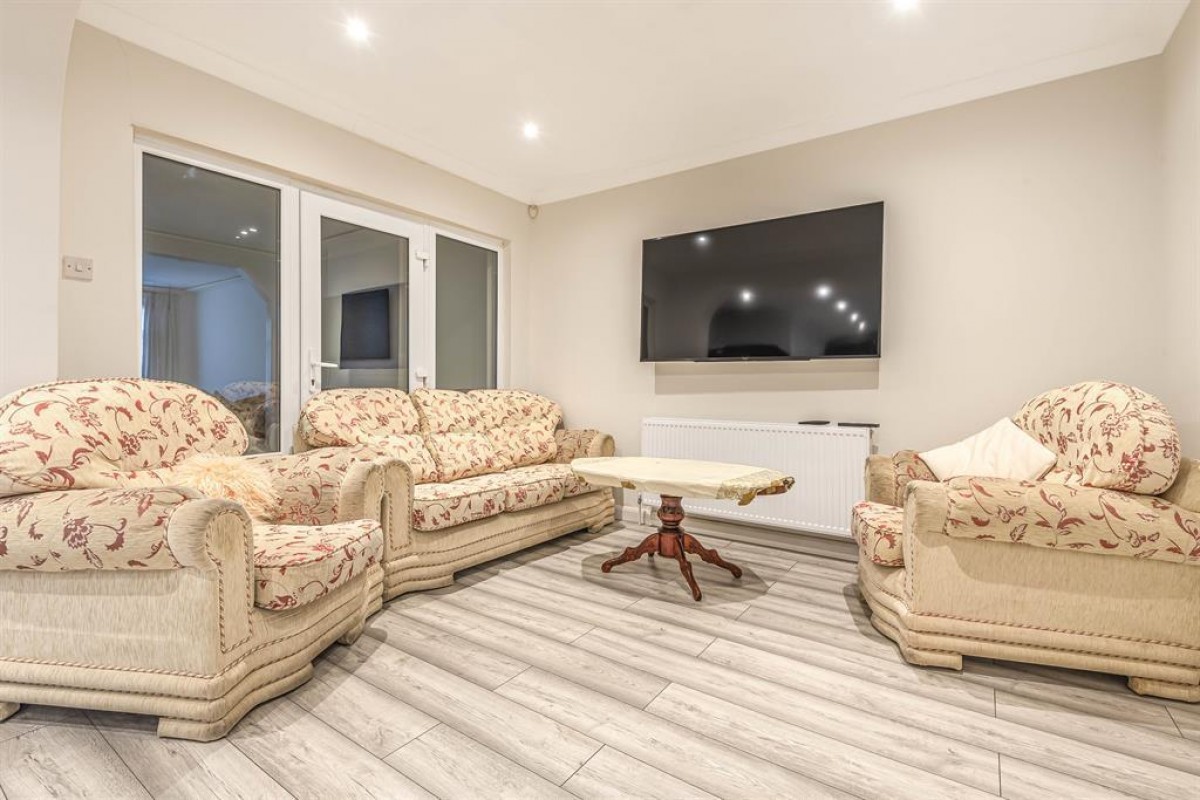 Cranford Drive, Hayes, Middlesex, UB3 4LB