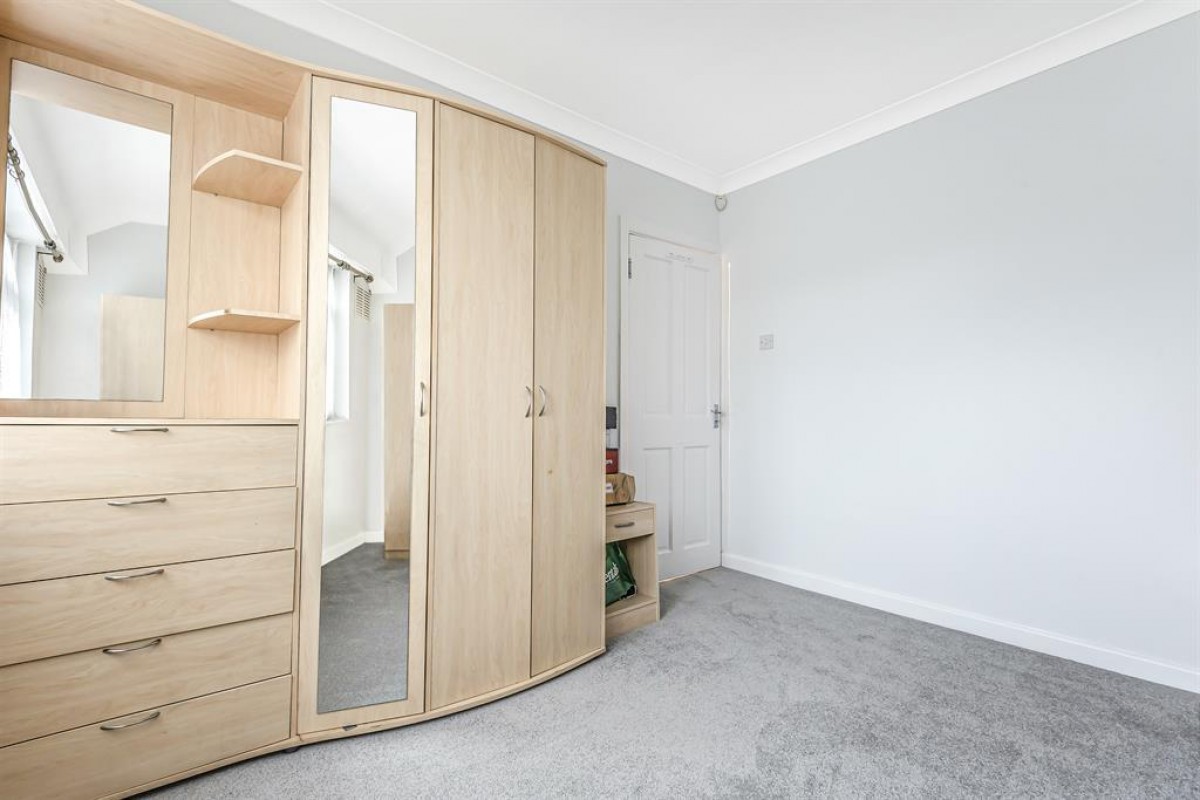 Cranford Drive, Hayes, Middlesex, UB3 4LB