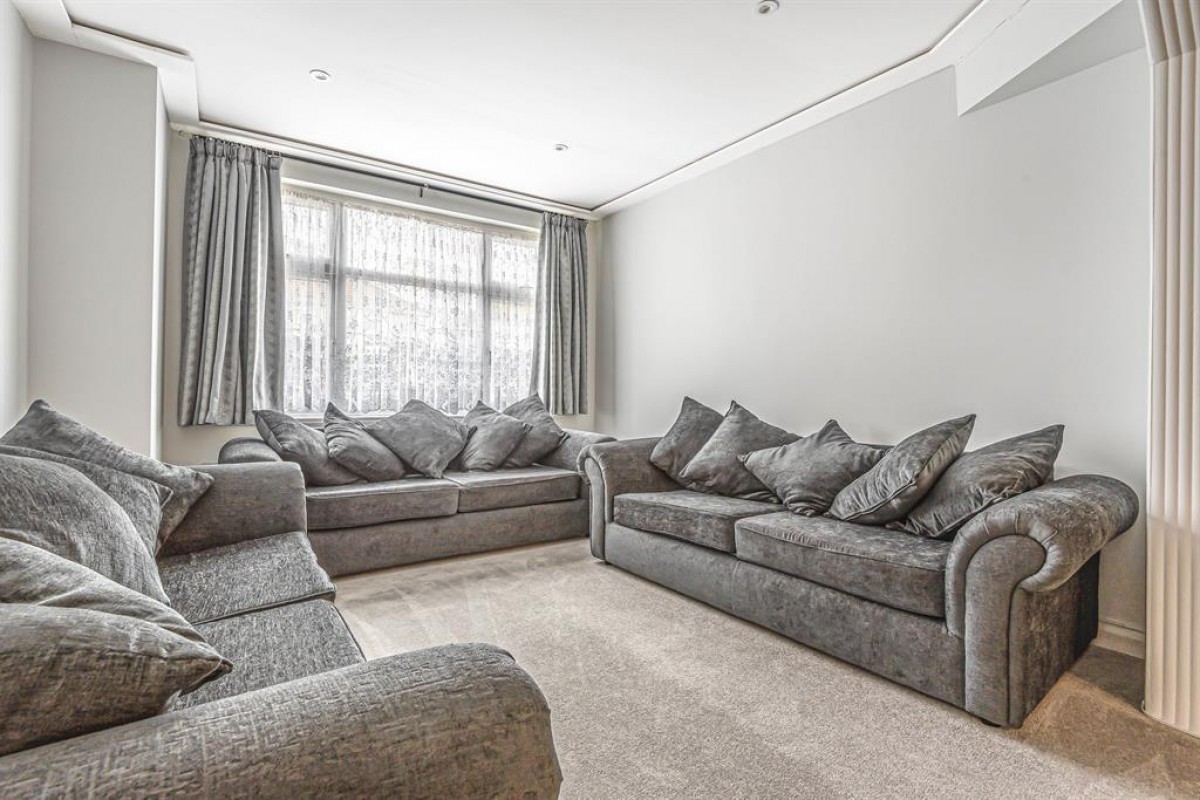 Cranford Drive, Hayes, Middlesex, UB3 4LB