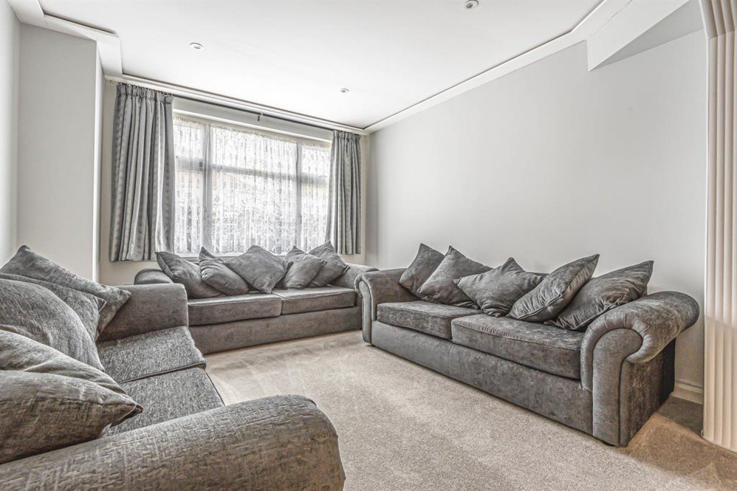 Cranford Drive, Hayes, Middlesex, UB3 4LB