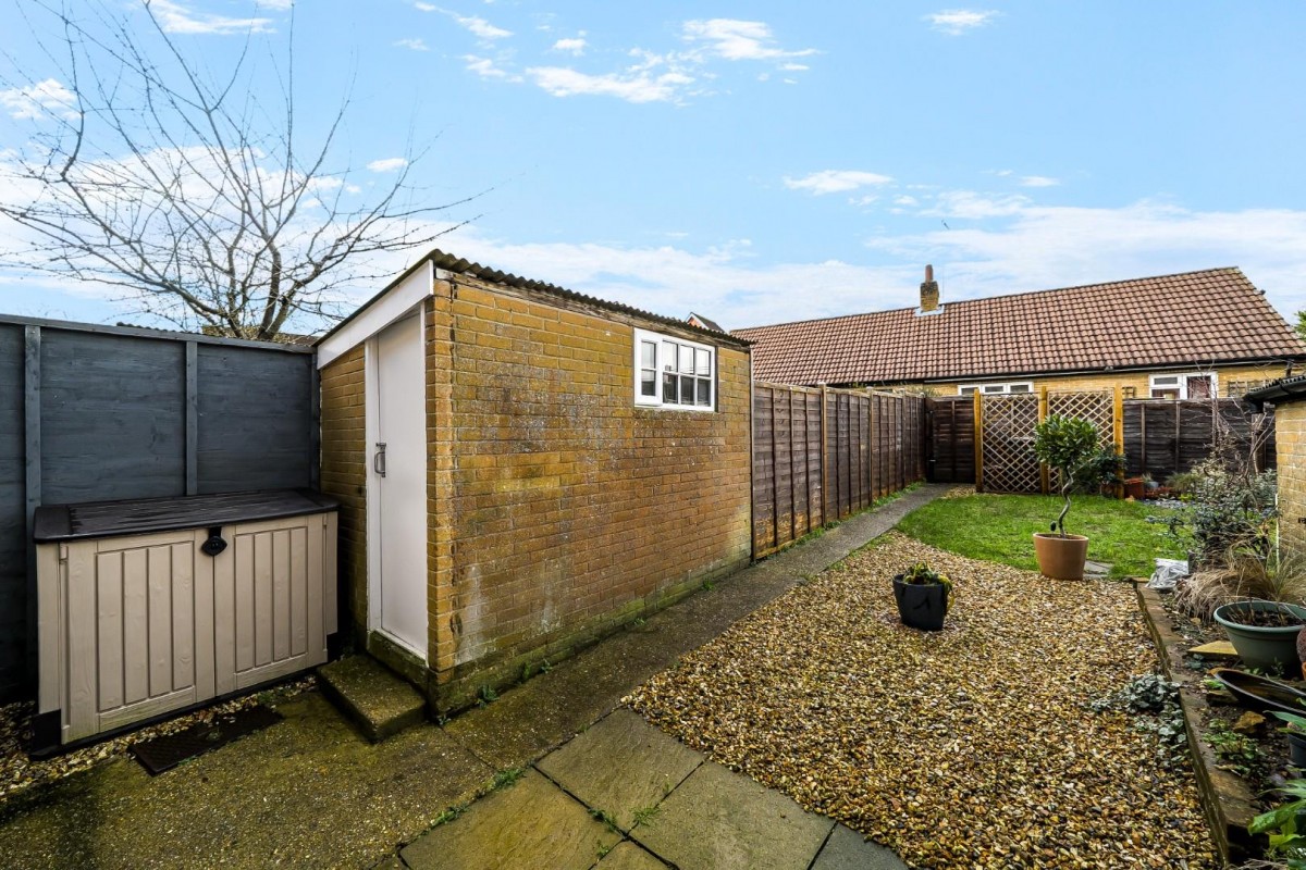 Summerfields, Henstridge