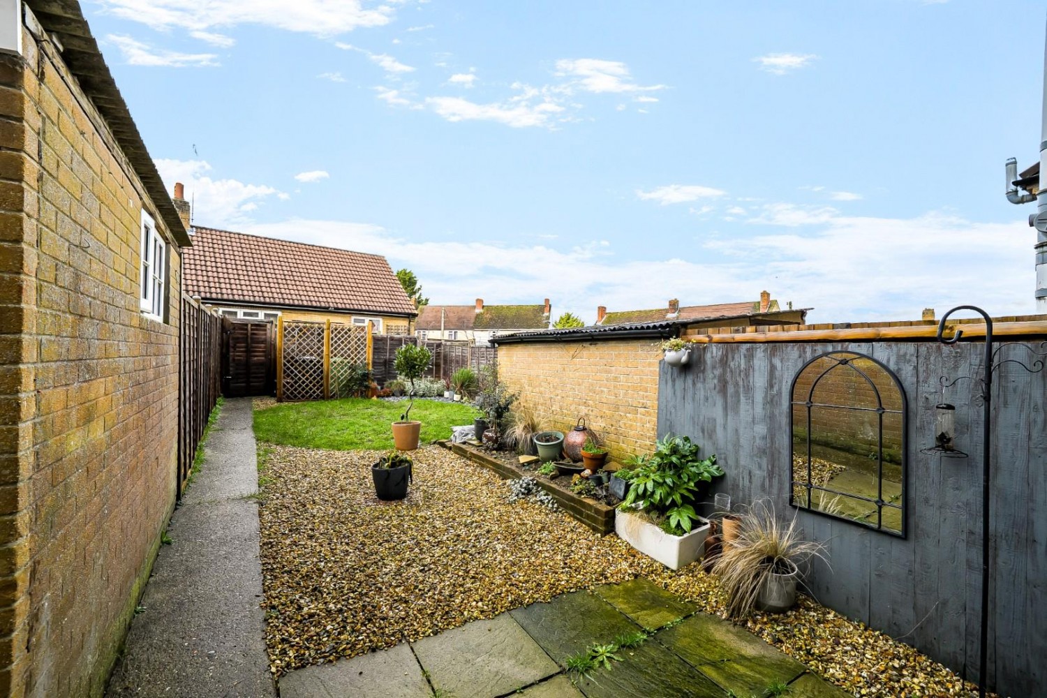 Summerfields, Henstridge