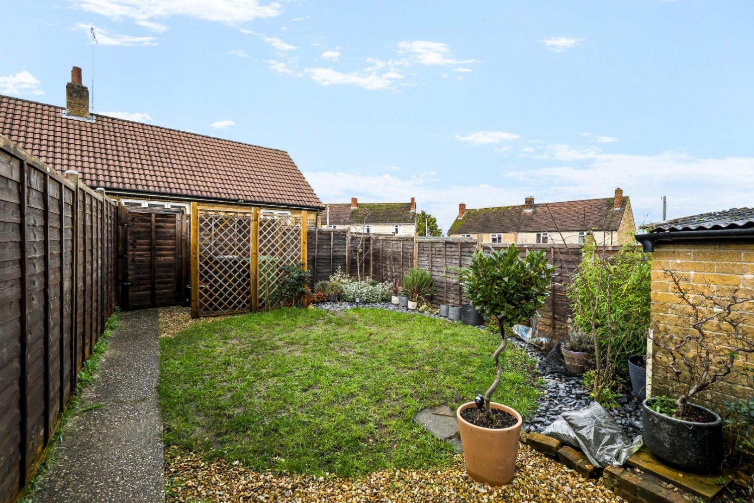 Summerfields, Henstridge