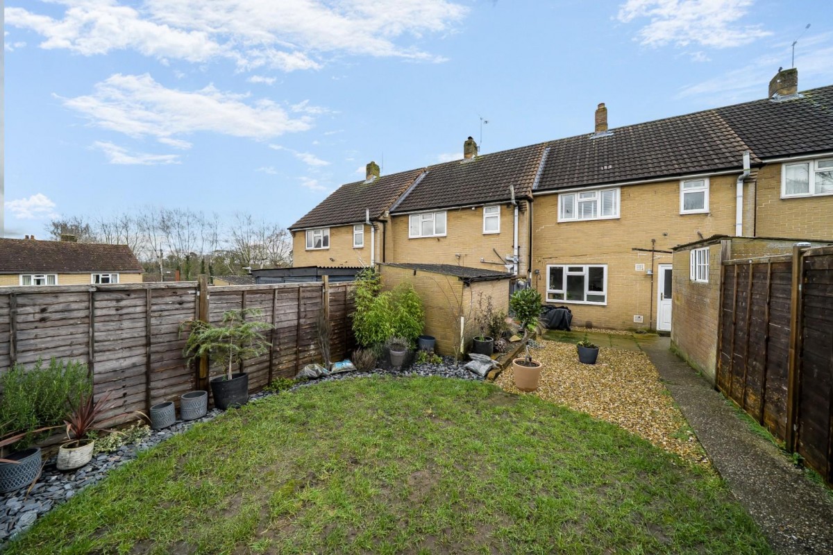 Summerfields, Henstridge