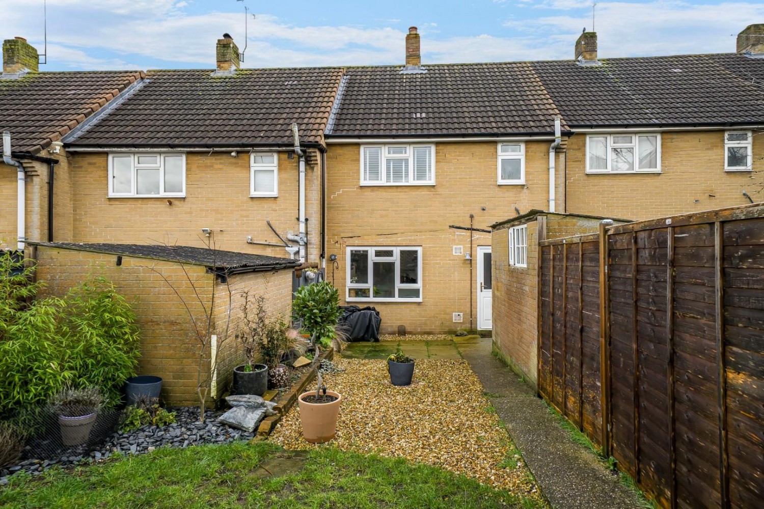 Summerfields, Henstridge