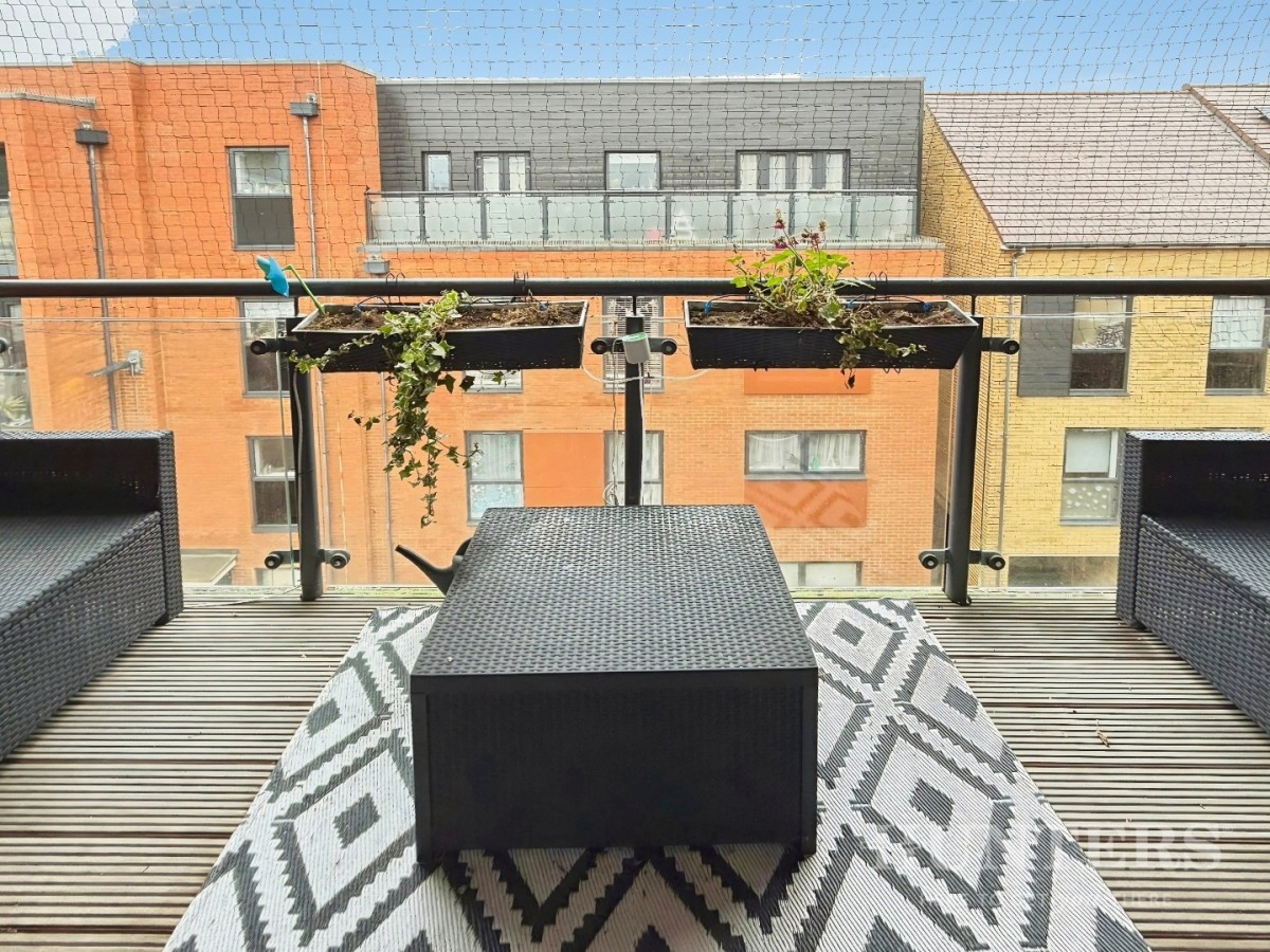 Thread Street, Hackbridge