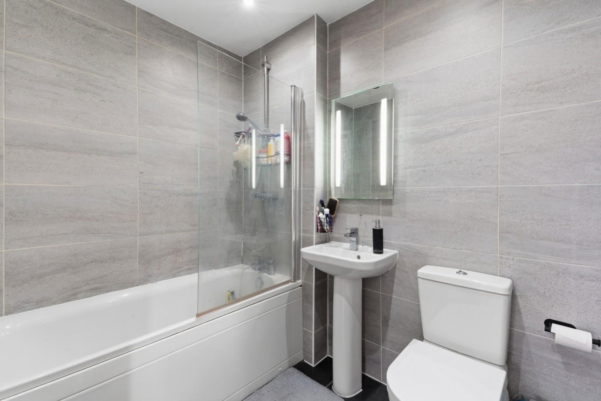 Holts Crest Way, Leeds, West Yorkshire