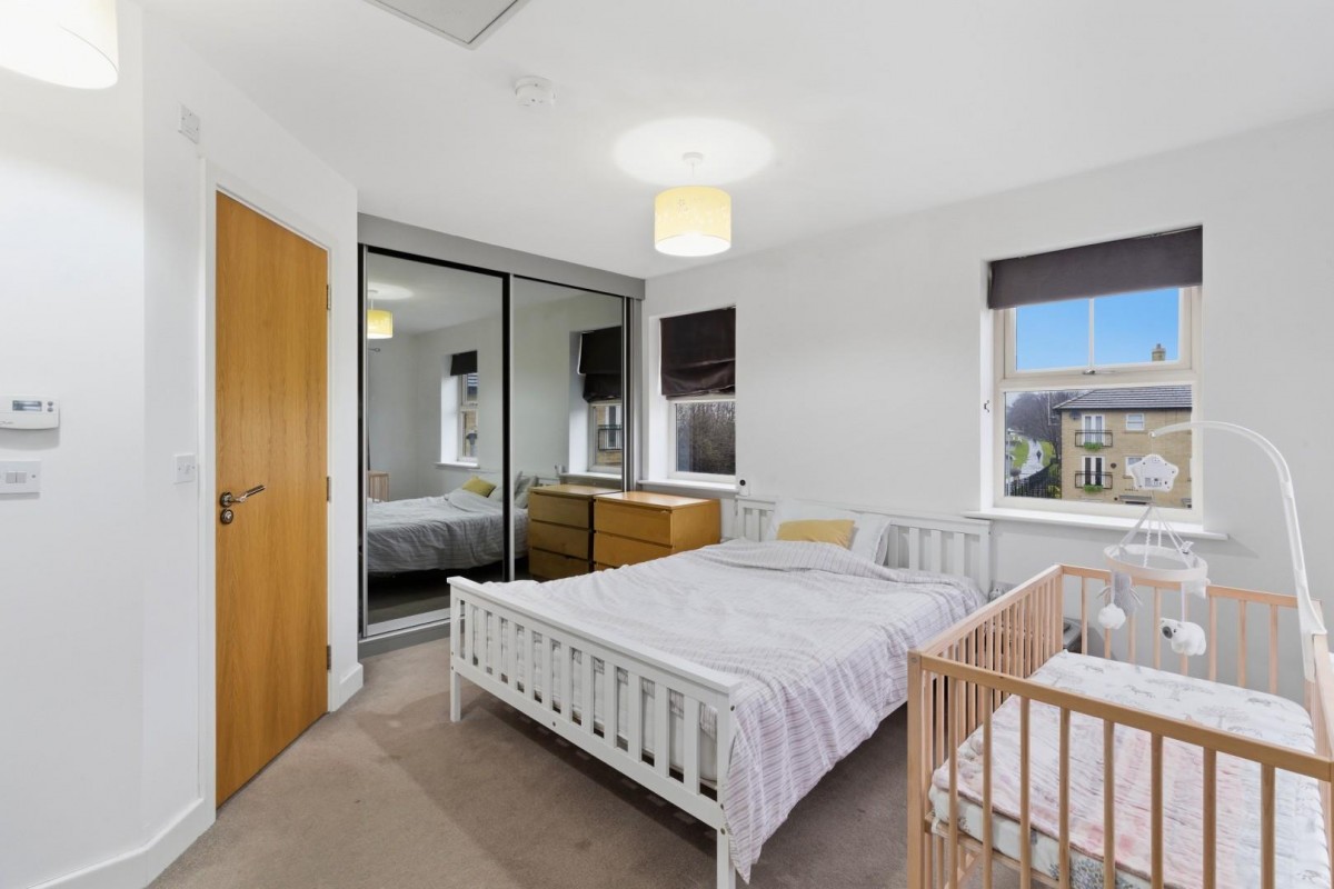 Holts Crest Way, Leeds, West Yorkshire