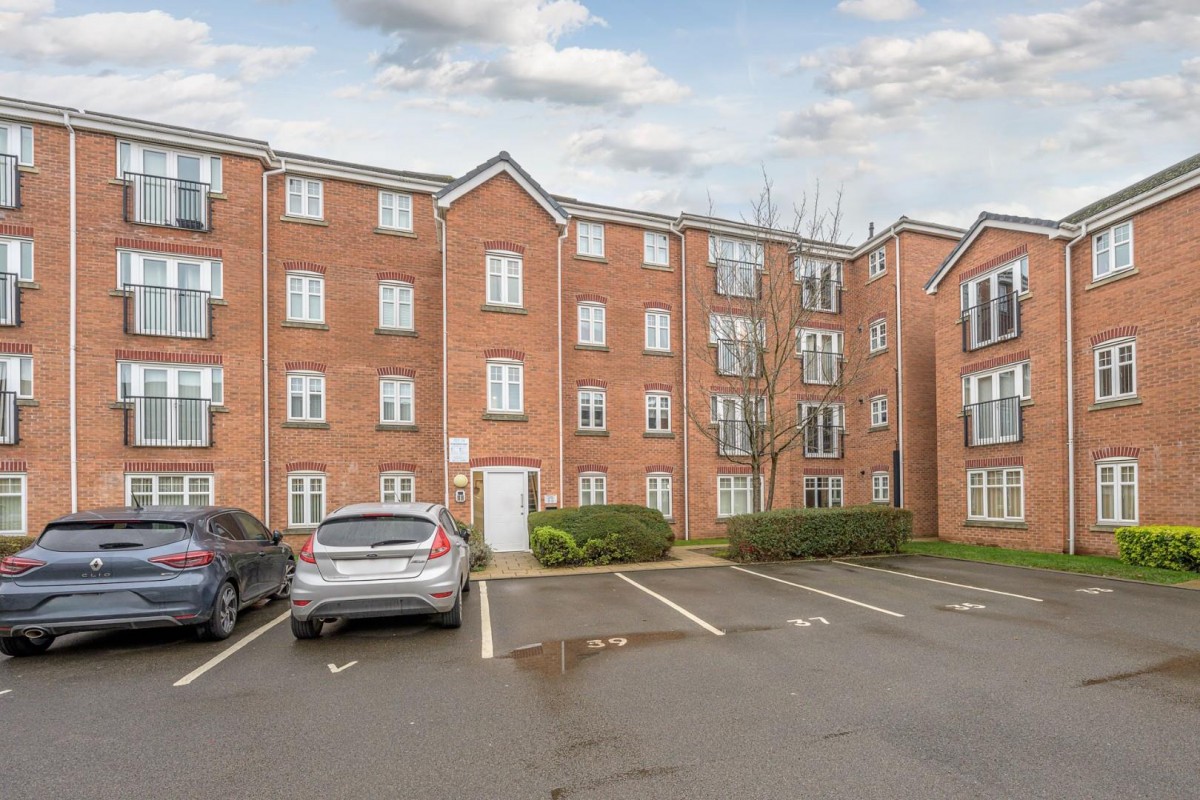 Thunderbolt Way, Tipton