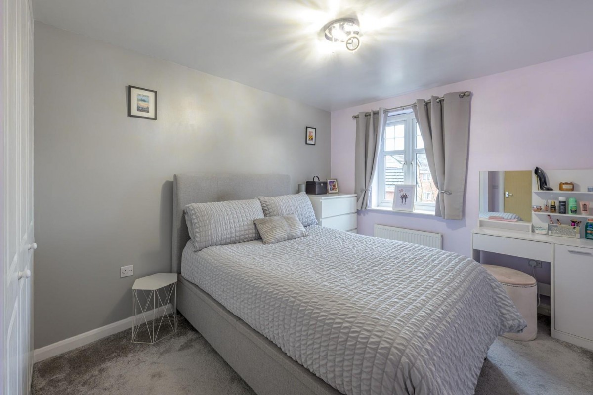 Thunderbolt Way, Tipton