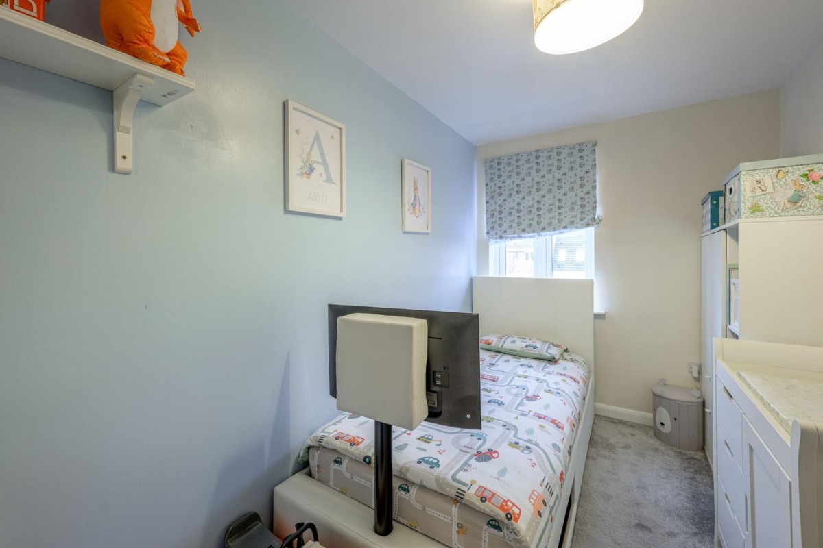 Thunderbolt Way, Tipton