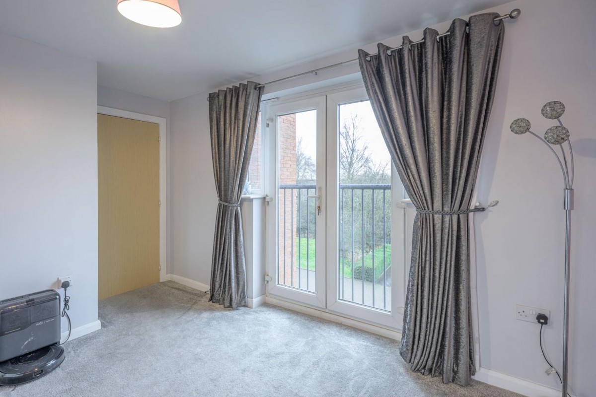 Thunderbolt Way, Tipton