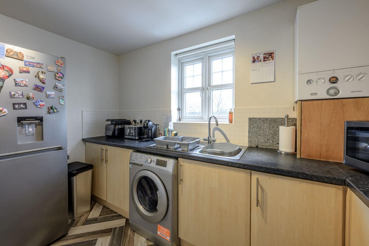 Thunderbolt Way, Tipton