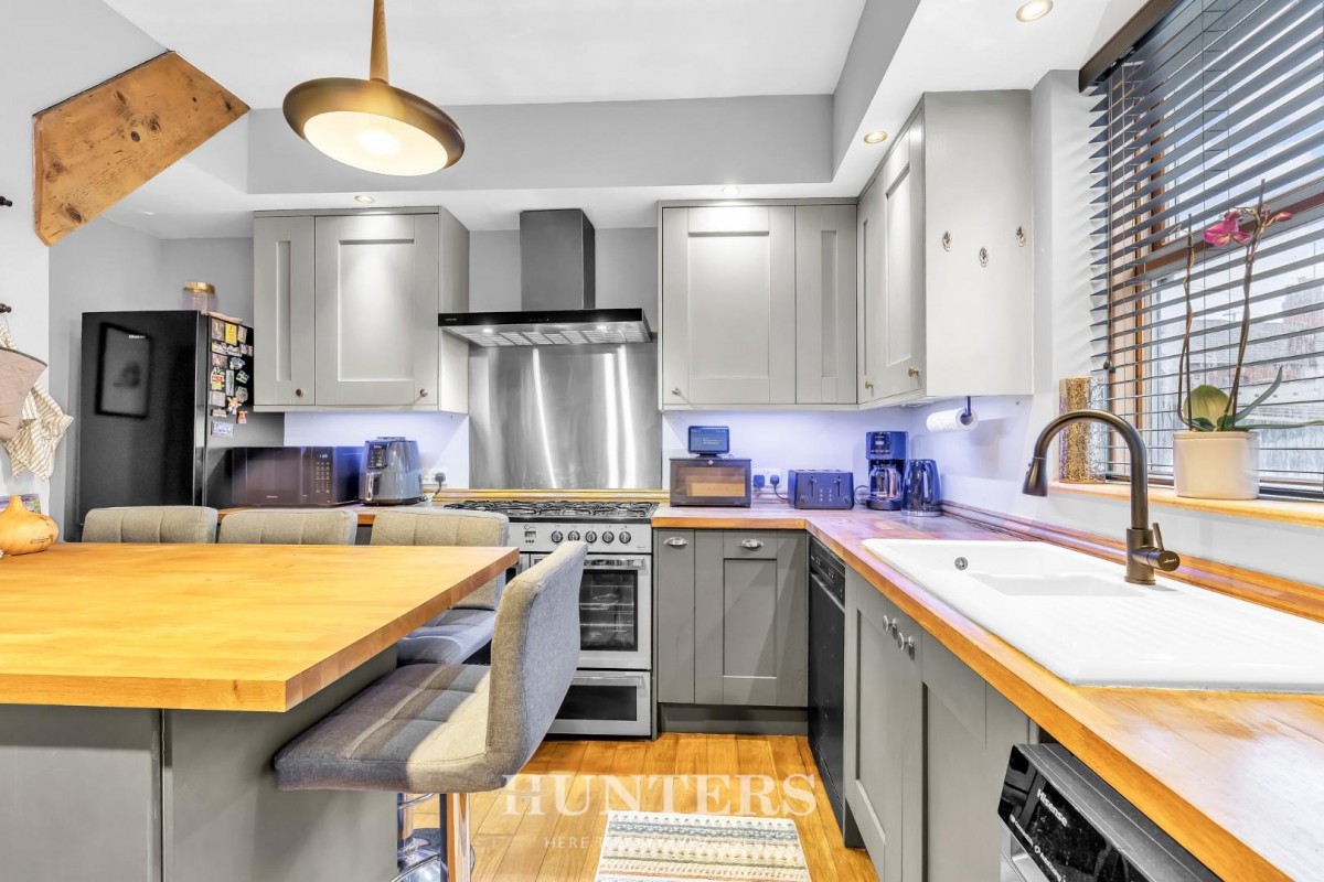 Heaton Street, Middleton M24