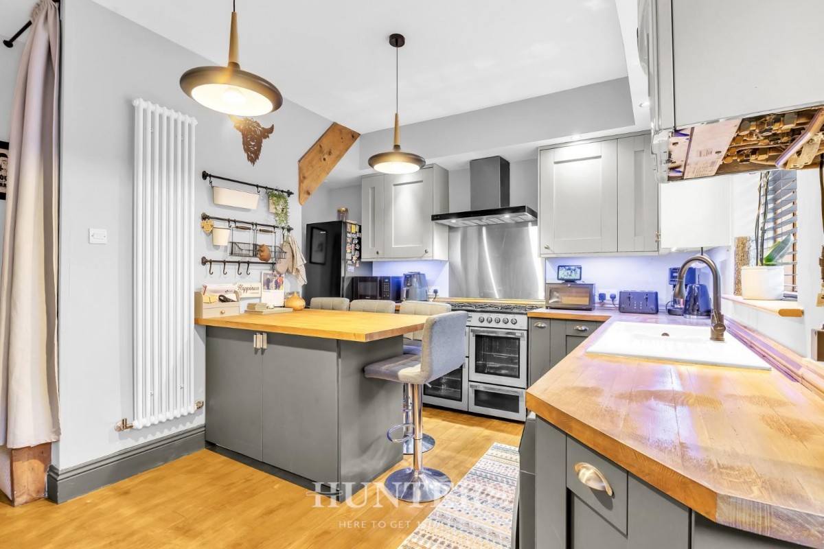 Heaton Street, Middleton M24