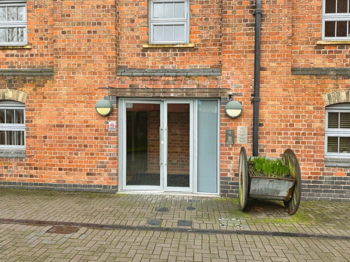 Cairns Close, Lichfield