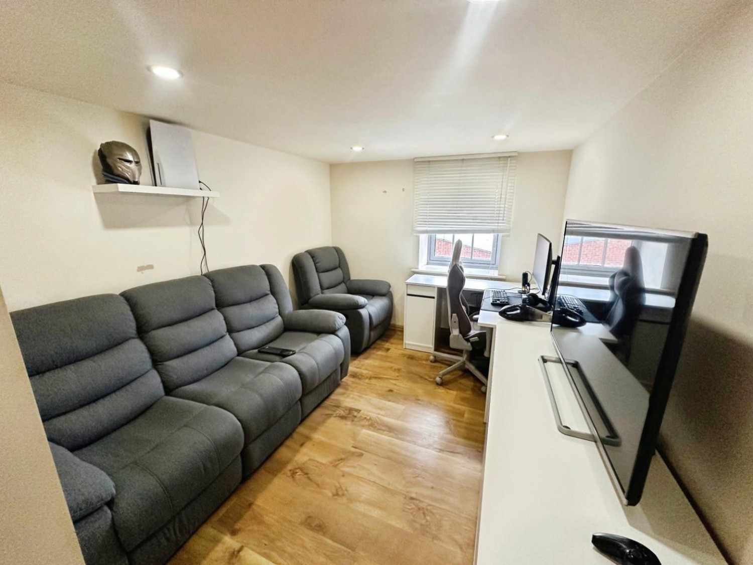 Cairns Close, Lichfield