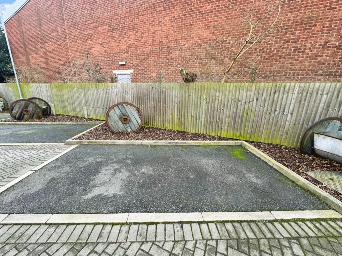 Cairns Close, Lichfield