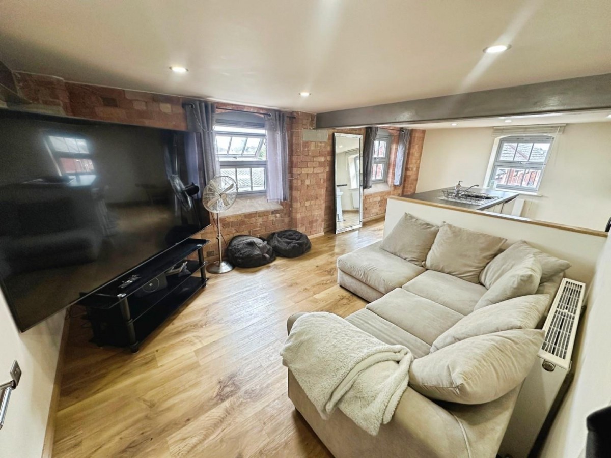 Cairns Close, Lichfield